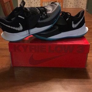 Kyrie Low 3 Night moon edition size 9 mens.